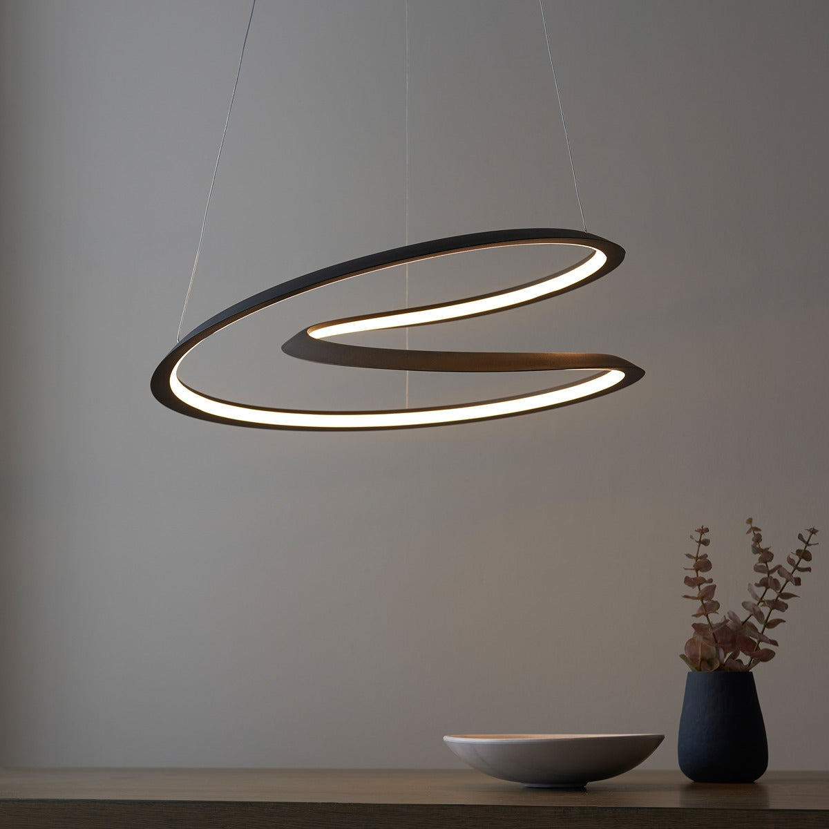 Staten Hanging Curved Pendant Light - Black
