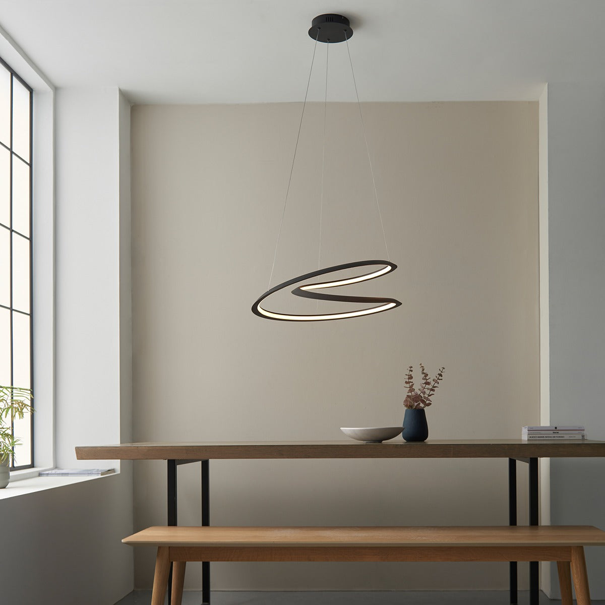 Staten Hanging Curved Pendant Light - Black