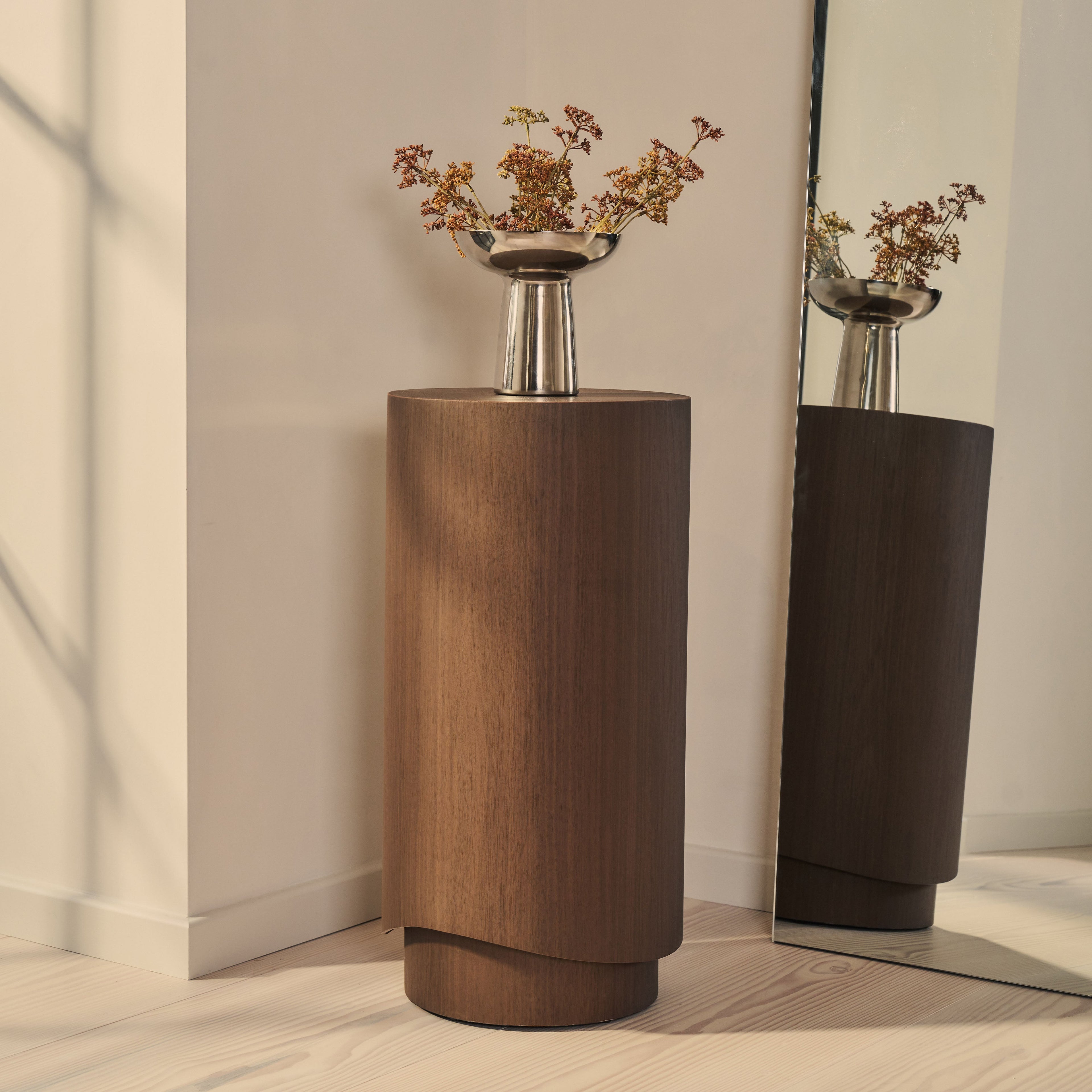 Magna - Dark Wood Wave Plinth