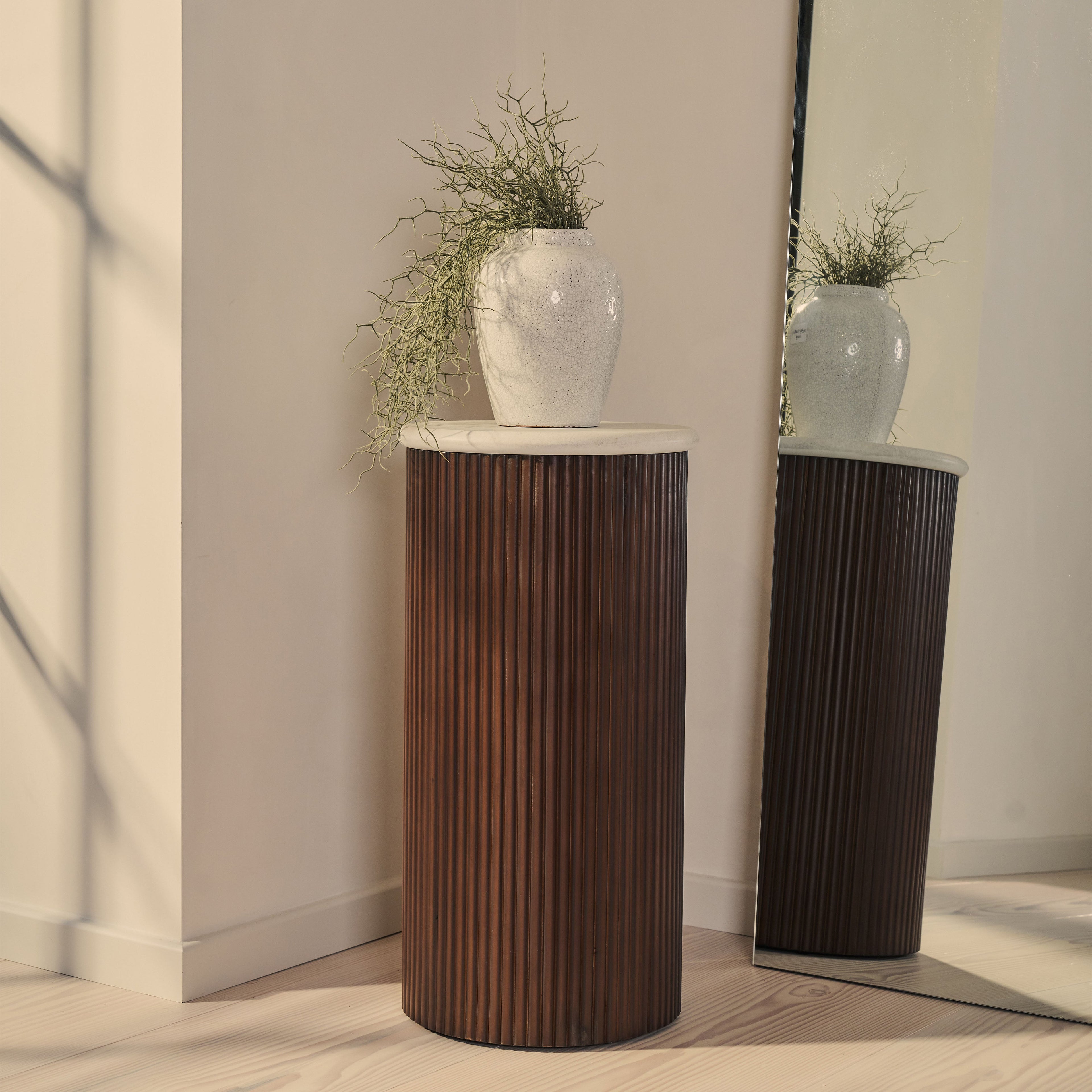 Cove - Dark Wood Ribbed Plinth