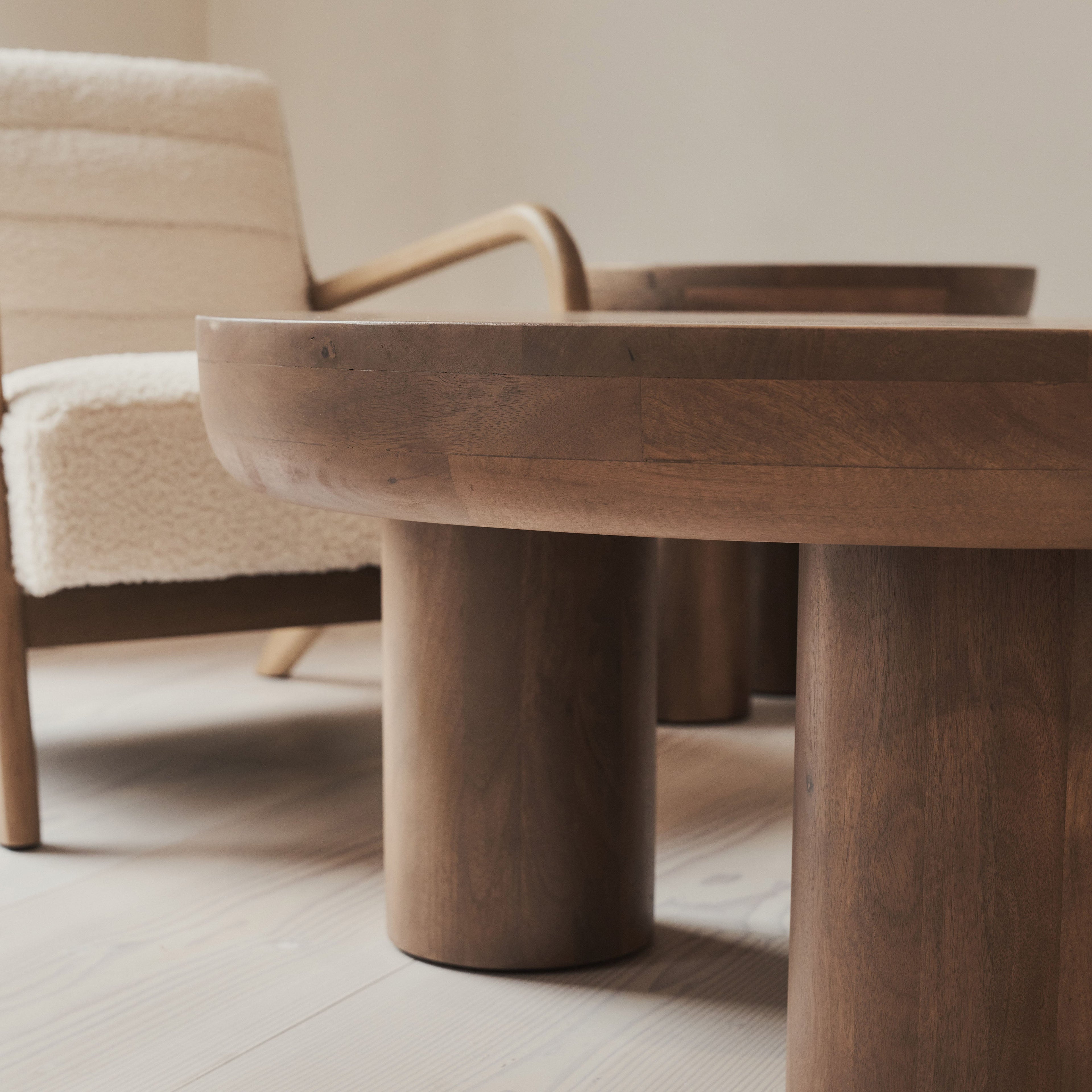 Vermont - Warm Wood Premium Round Coffee Table