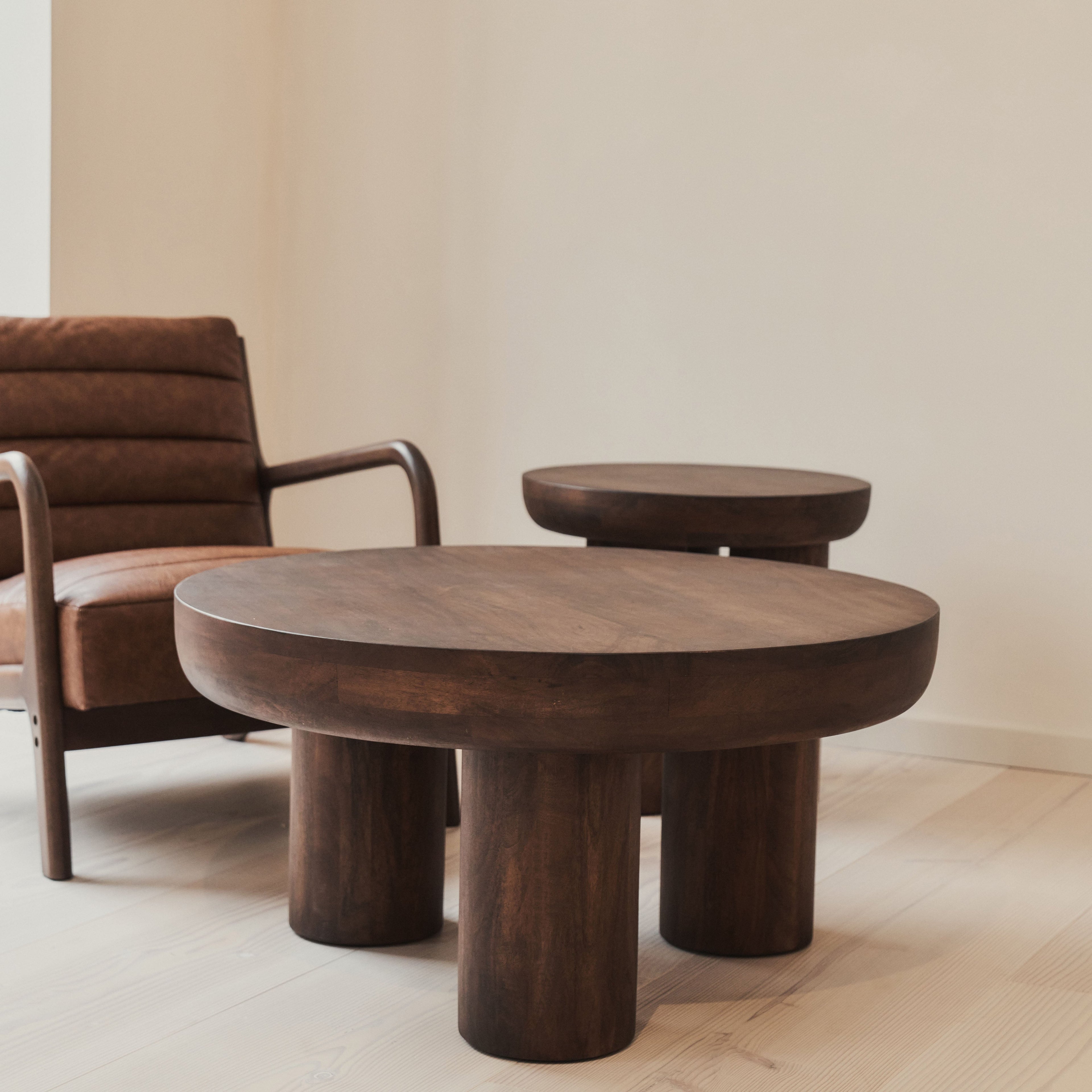 Vermont - Dark Wood Premium Round Coffee Table