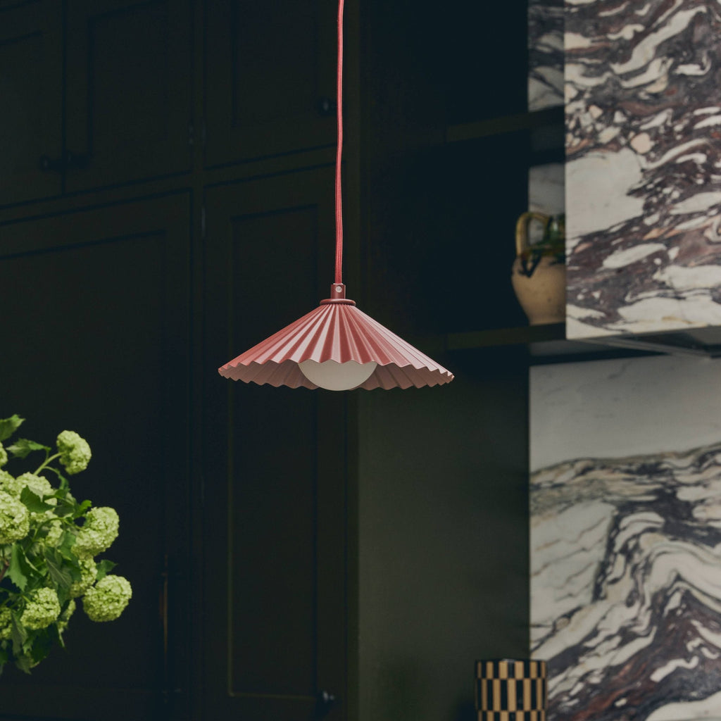 x Emma Gurner: The Pleat Ceiling Pendant Small - Burgundy