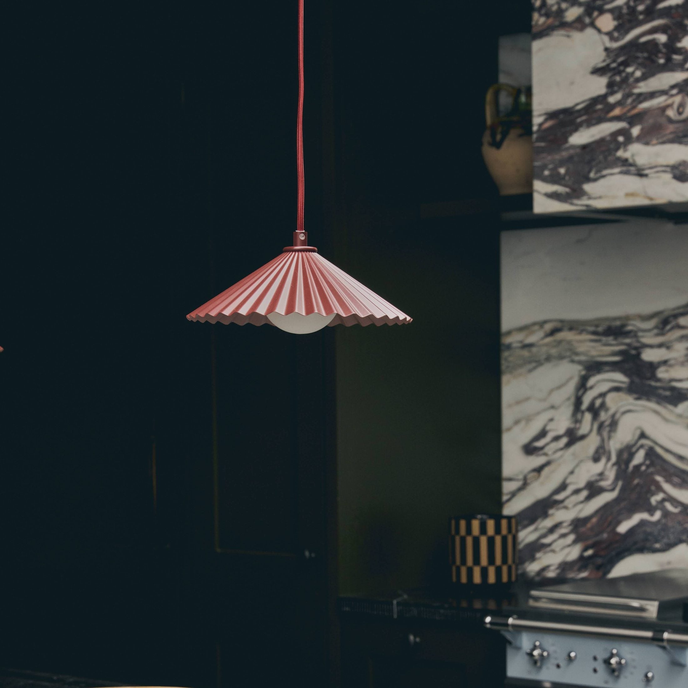 x Emma Gurner: The Pleat Ceiling Pendant Small - Burgundy