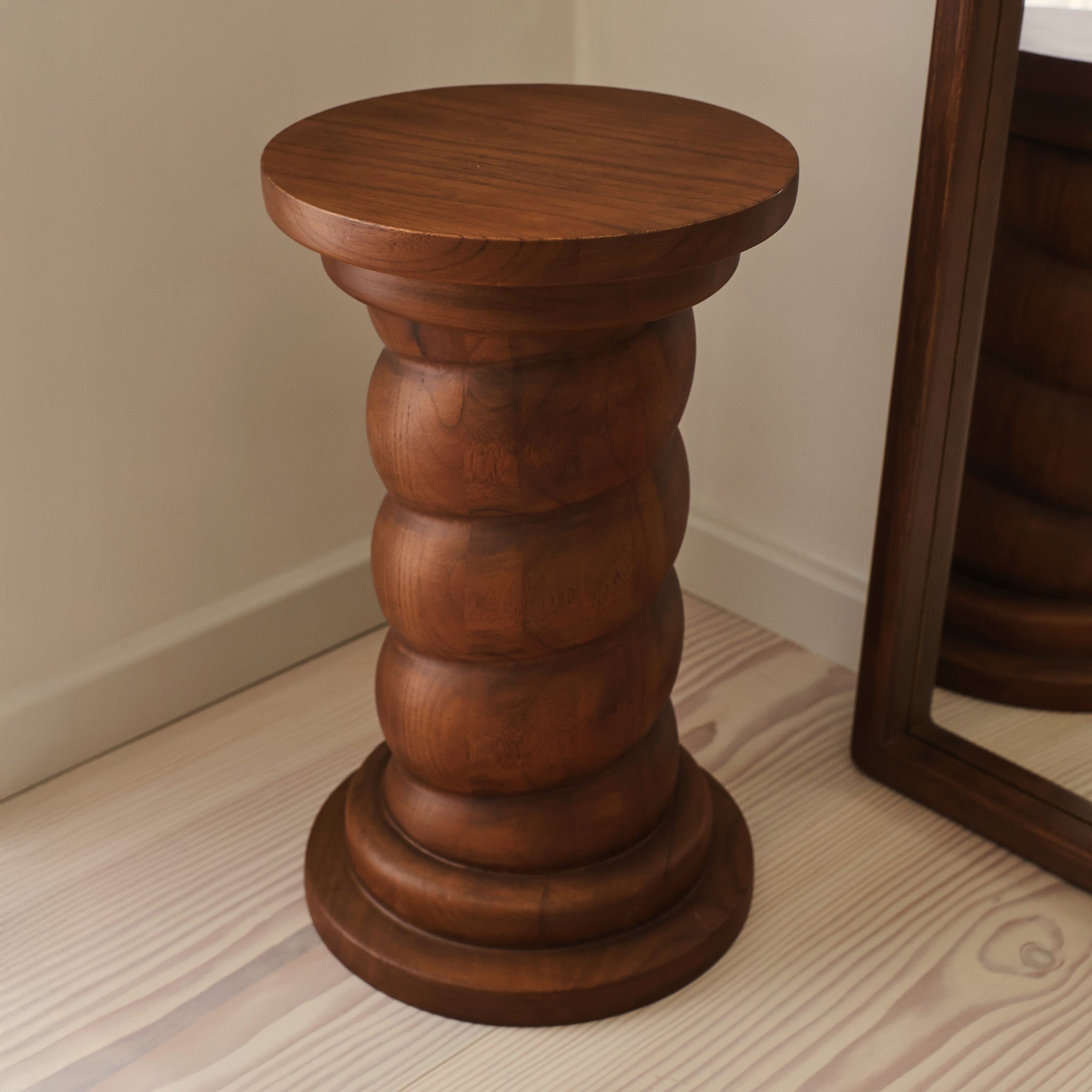 Cassia - Dark Wood Retro Side Table