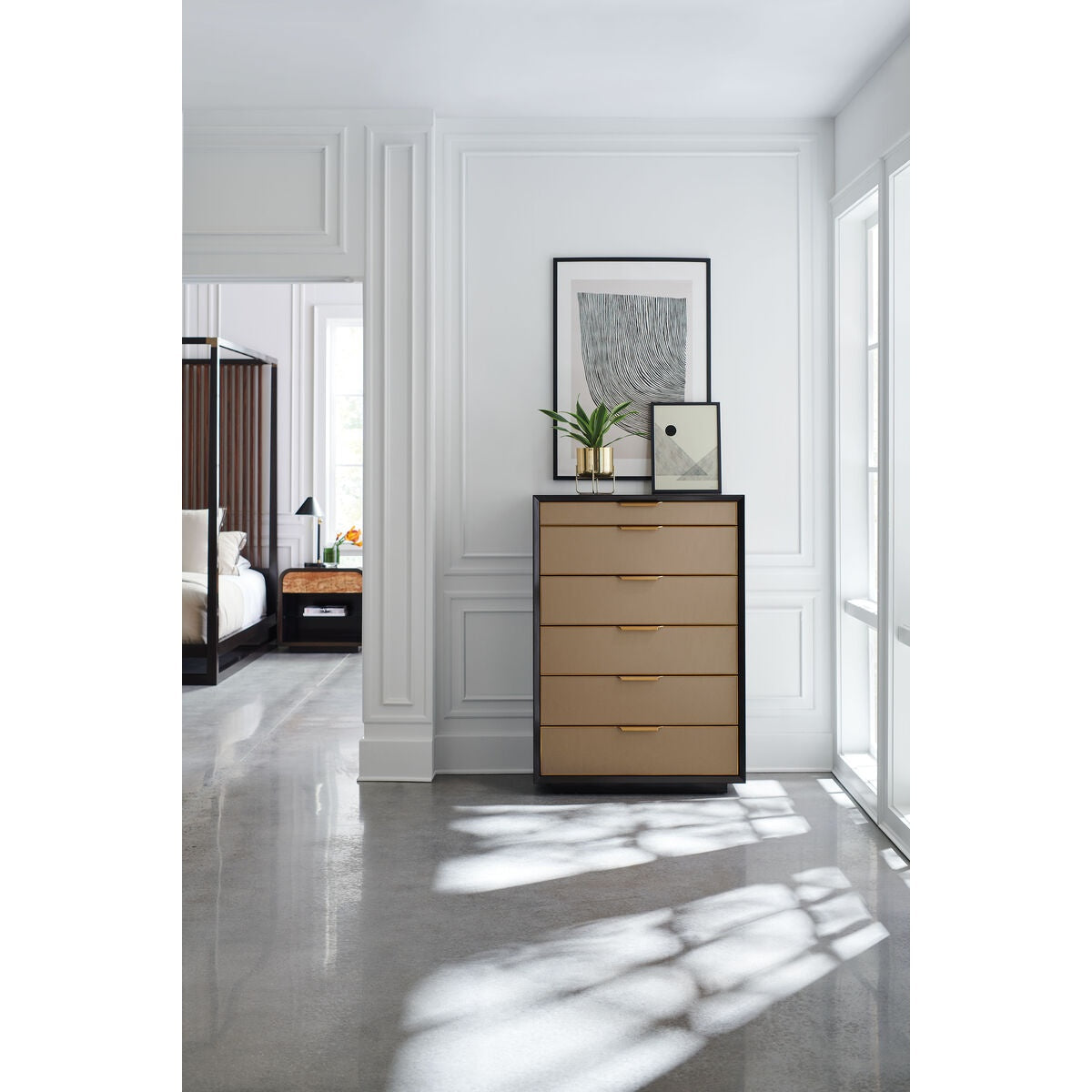 Classic Excess Knot Bedside Table