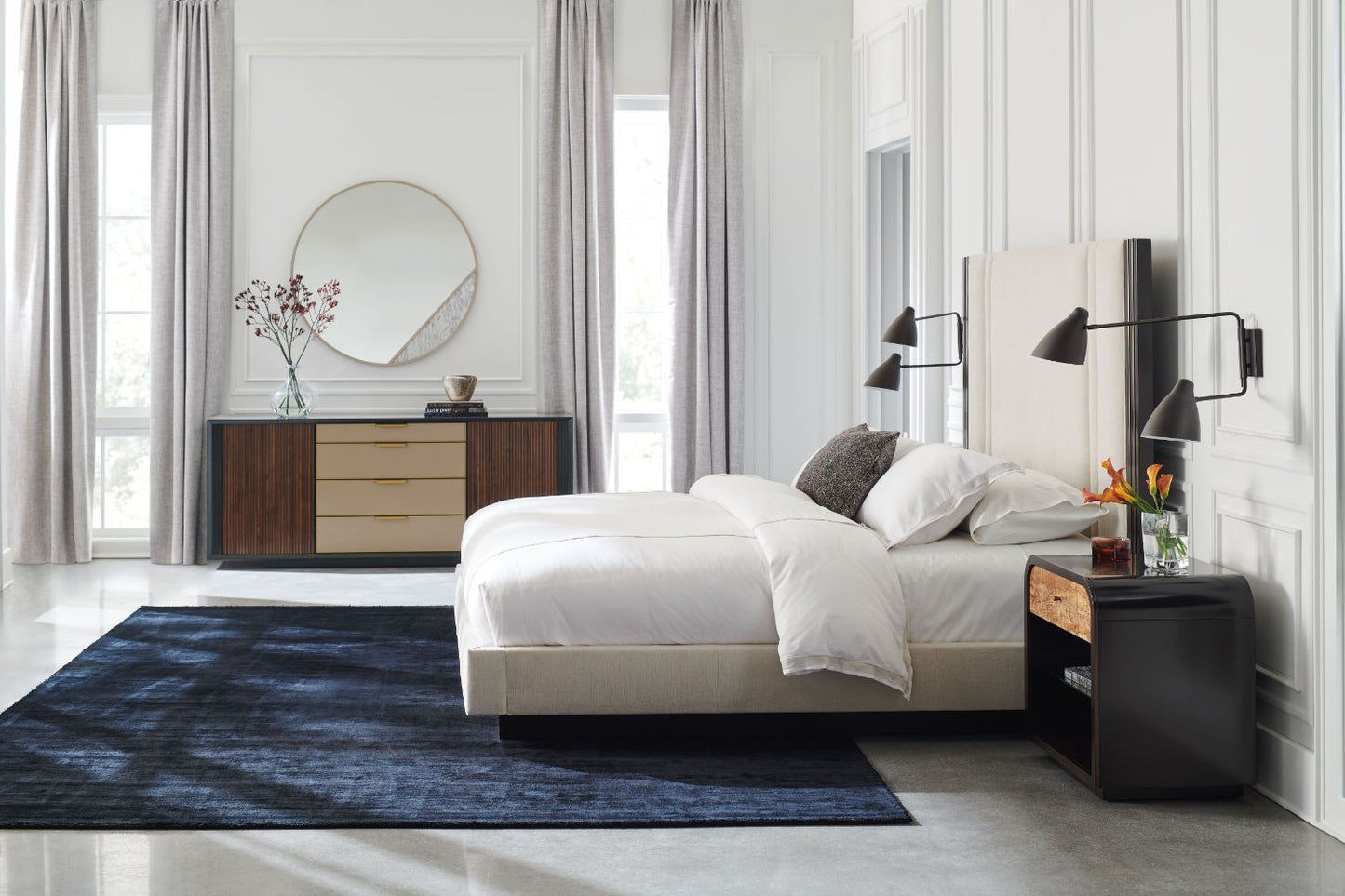 Classic Excess Knot Bedside Table